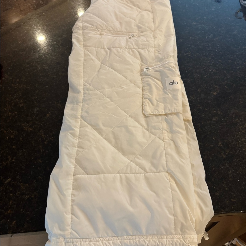 ALO Yoga Cream Quilted Pants - Picture 2 of 2